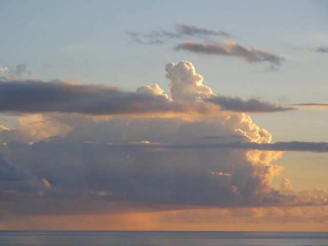 Einfach ohne Worte unseren letzten Sonnenuntergang auf Tahiti Iti geniessen.