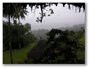 Am naechsten Morgen erleben wir, wie es waehrend der Regenzeit auf Tahiti sein kann.