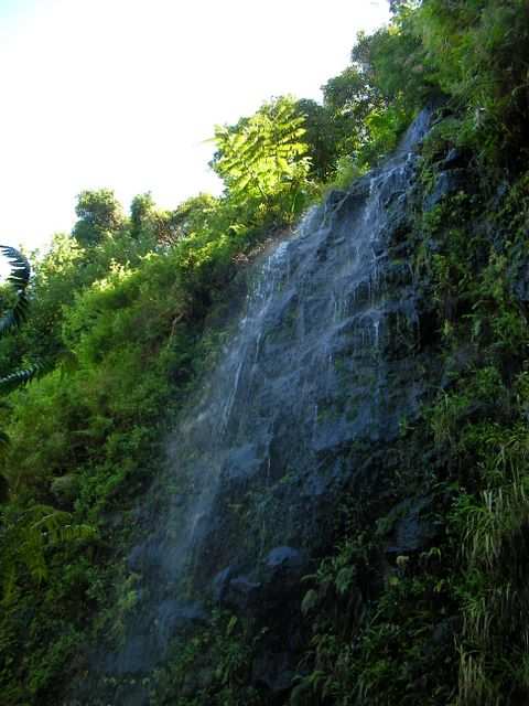 Bei besserem Wetter kommen wir an der Maraa Grotto vorbei.